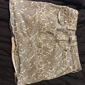 American Eagle high rise camo skirt